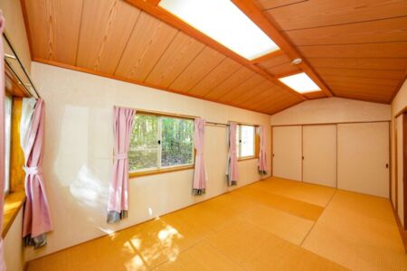 1階寝室(布団6組）