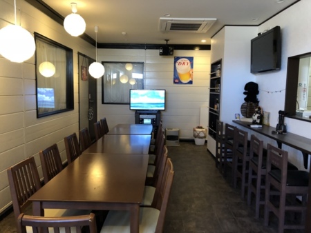 カラオケも出来る飲食スペース
