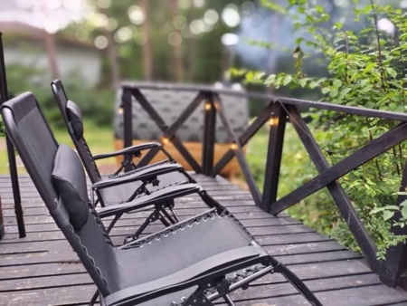 32畳の巨大ウッドデッキで整う