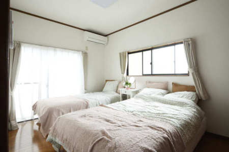 二階洋室、ベッド２台