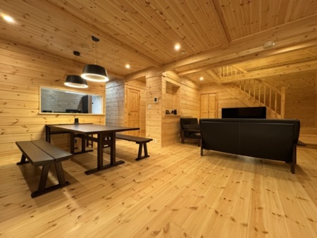 国産檜を使用した本格ログハウス／貸別荘