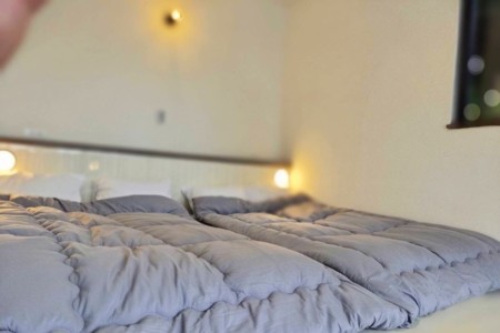 セミダブルベッド2台