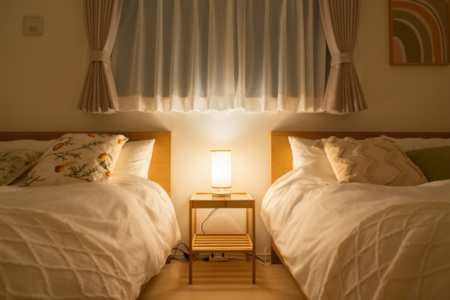 ダブルベッド2台寝室