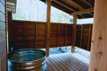 浅間山の地下水を利用した天然水風呂