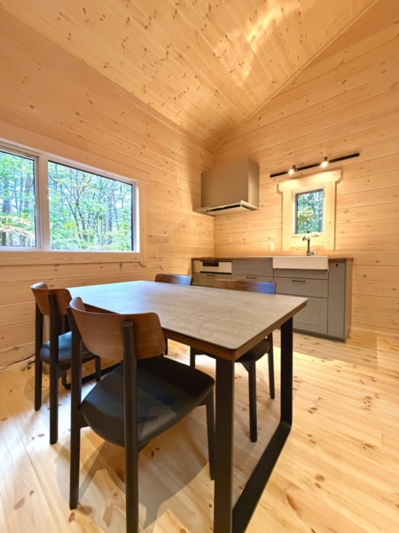 おしゃれなキッチンでいつもと違った食卓を